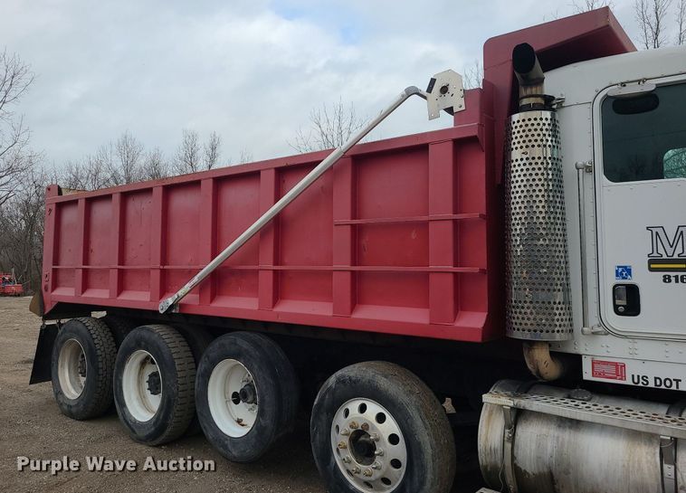 image for item DR7866 2004 Kenworth T800 dump truck