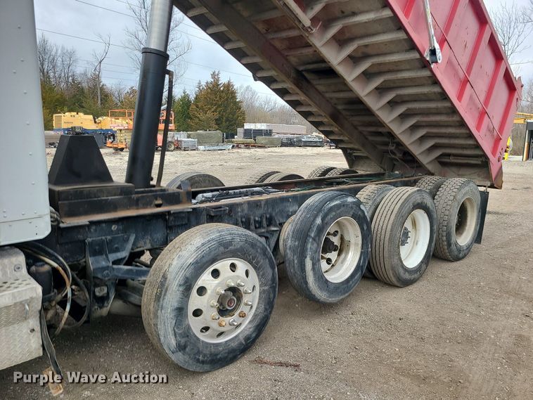 image for item DR7866 2004 Kenworth T800 dump truck