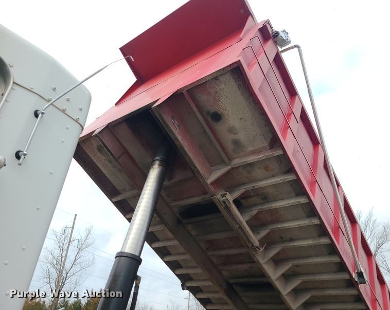 image for item DR7866 2004 Kenworth T800 dump truck