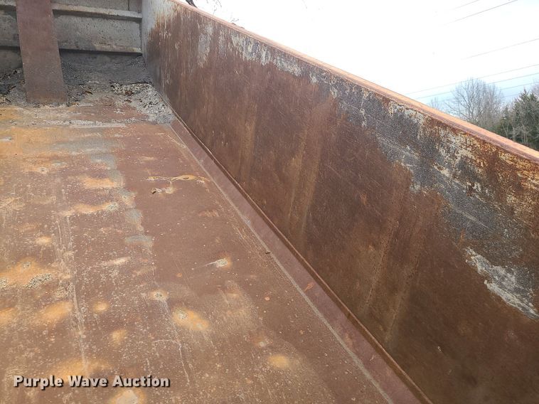 image for item DR7866 2004 Kenworth T800 dump truck