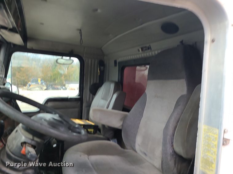 image for item DR7866 2004 Kenworth T800 dump truck