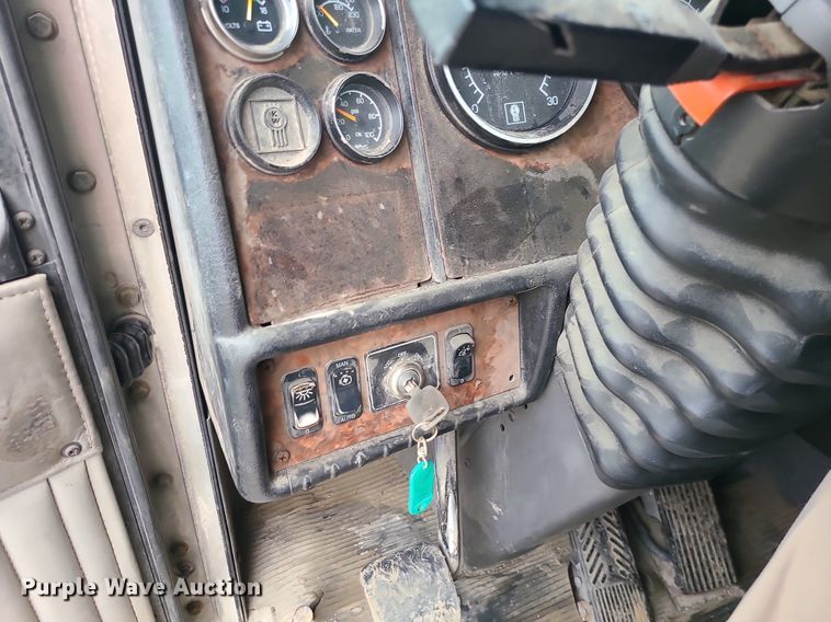 image for item DR7866 2004 Kenworth T800 dump truck