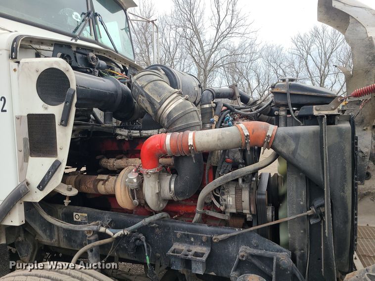 image for item DR7866 2004 Kenworth T800 dump truck