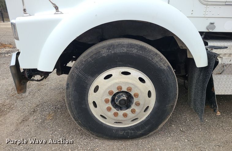 image for item DR7866 2004 Kenworth T800 dump truck