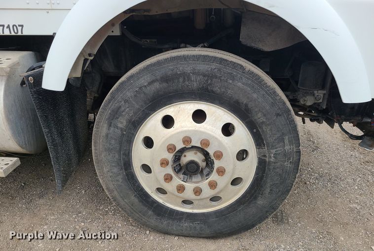 image for item DR7866 2004 Kenworth T800 dump truck