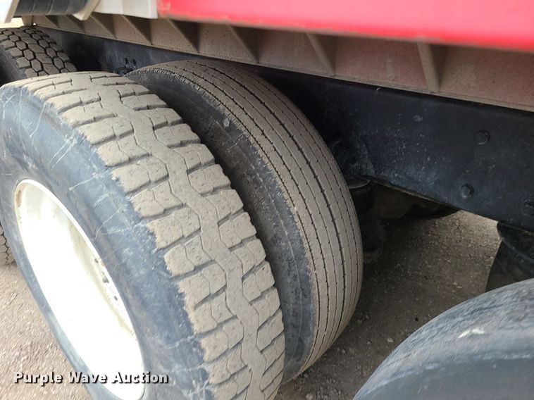 image for item DR7866 2004 Kenworth T800 dump truck