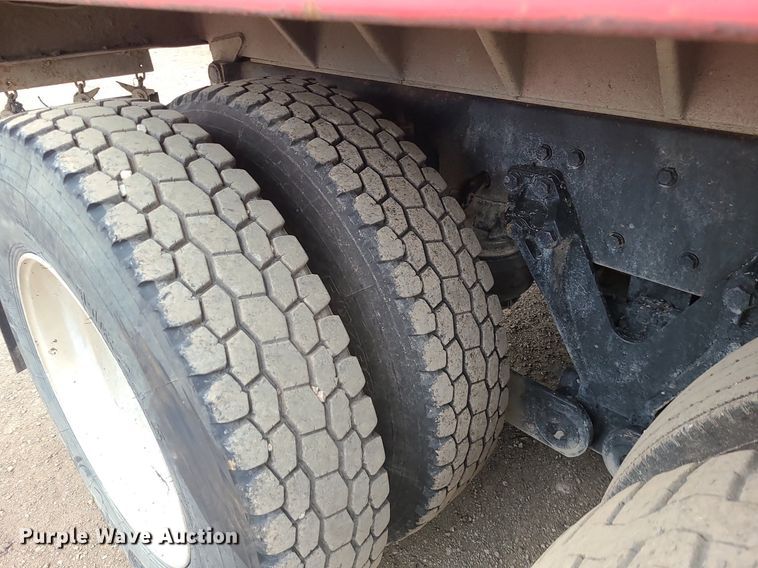 image for item DR7866 2004 Kenworth T800 dump truck