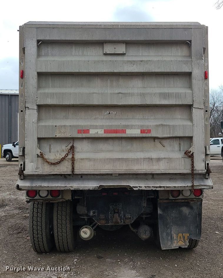 image for item DR7867 1998 Kenworth T800 dump truck