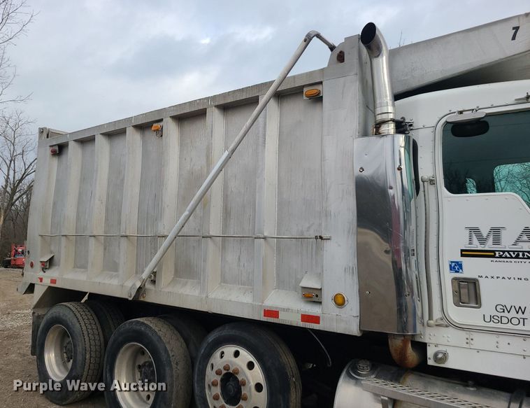 image for item DR7867 1998 Kenworth T800 dump truck