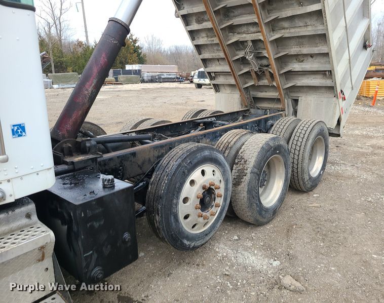 image for item DR7867 1998 Kenworth T800 dump truck