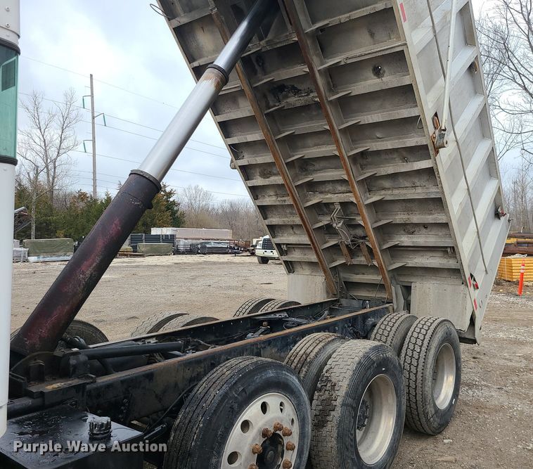 image for item DR7867 1998 Kenworth T800 dump truck