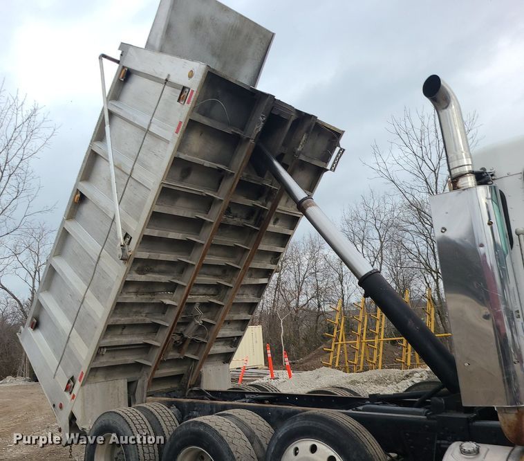 image for item DR7867 1998 Kenworth T800 dump truck