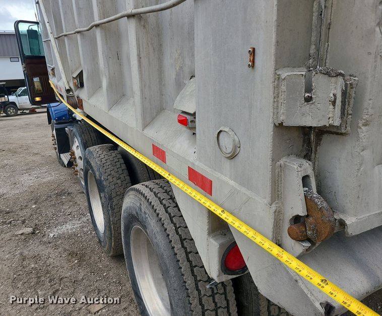 image for item DR7867 1998 Kenworth T800 dump truck