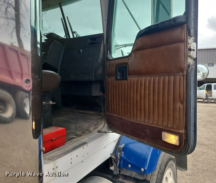 image for item DR7867 1998 Kenworth T800 dump truck