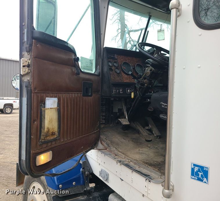 image for item DR7867 1998 Kenworth T800 dump truck