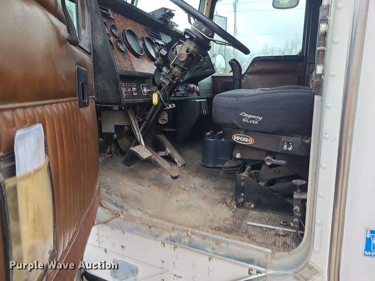 image for item DR7867 1998 Kenworth T800 dump truck