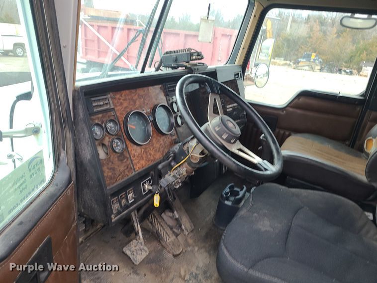 image for item DR7867 1998 Kenworth T800 dump truck