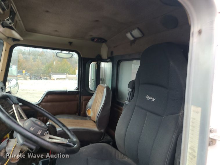 image for item DR7867 1998 Kenworth T800 dump truck