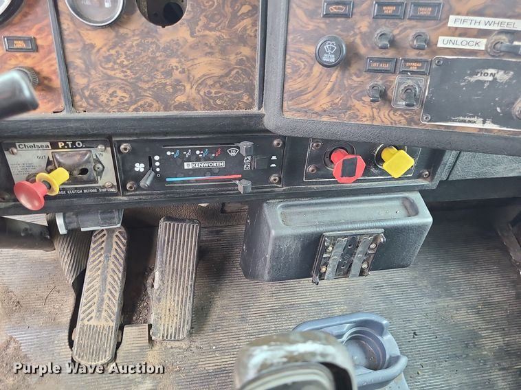 image for item DR7867 1998 Kenworth T800 dump truck