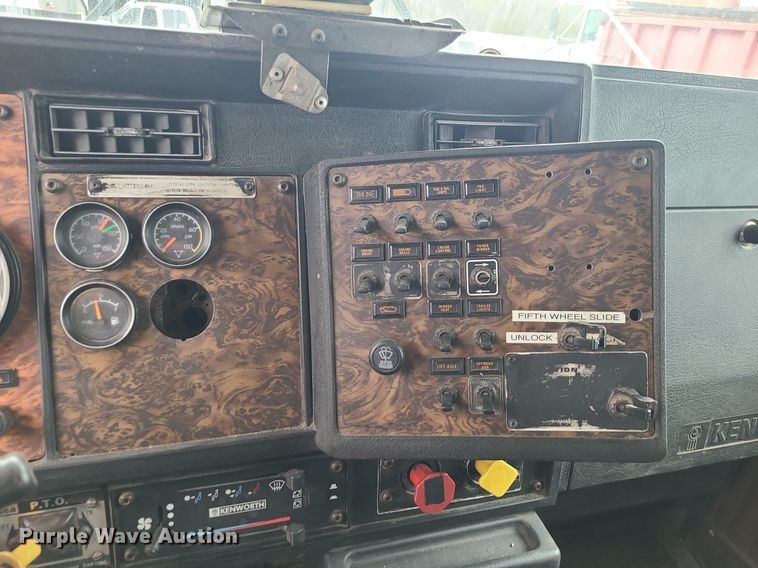 image for item DR7867 1998 Kenworth T800 dump truck