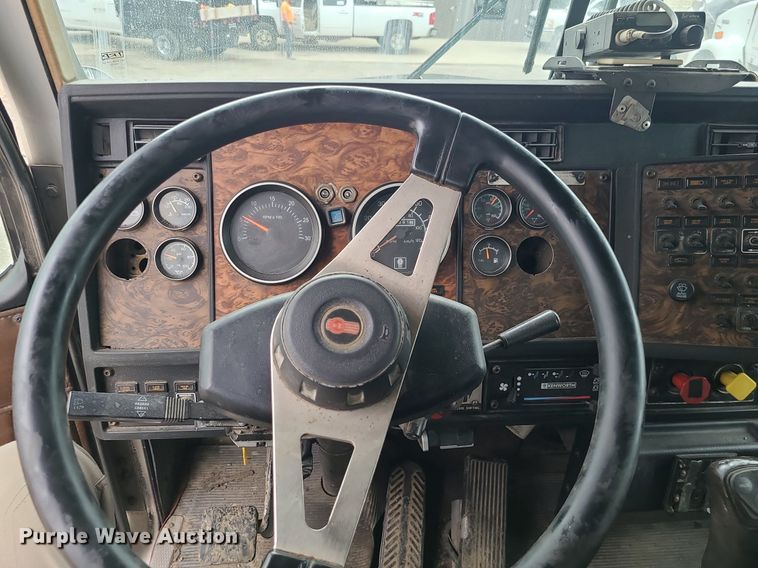 image for item DR7867 1998 Kenworth T800 dump truck