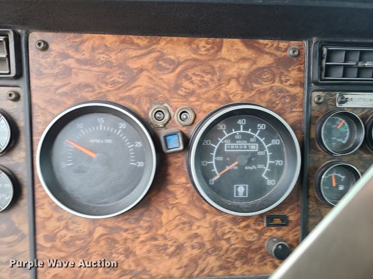 image for item DR7867 1998 Kenworth T800 dump truck