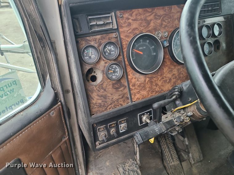 image for item DR7867 1998 Kenworth T800 dump truck