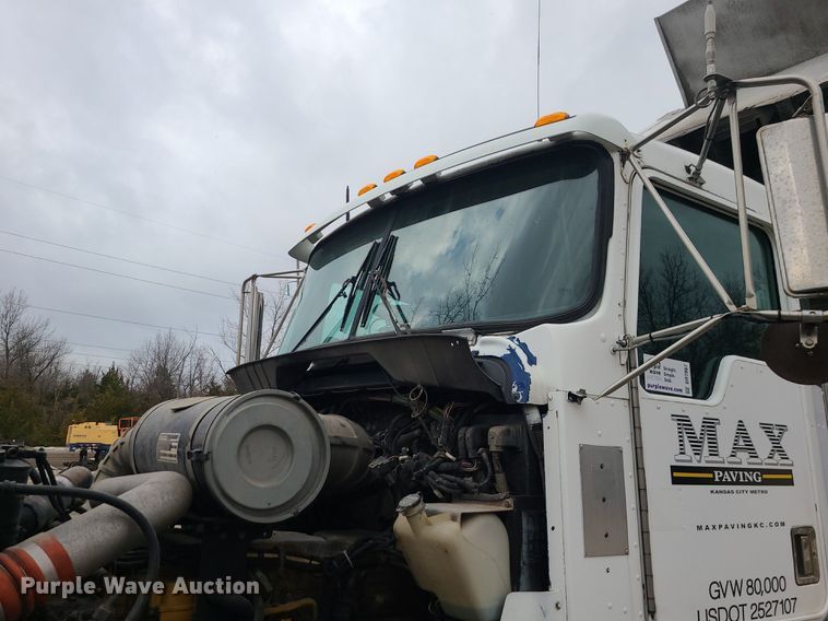 image for item DR7867 1998 Kenworth T800 dump truck