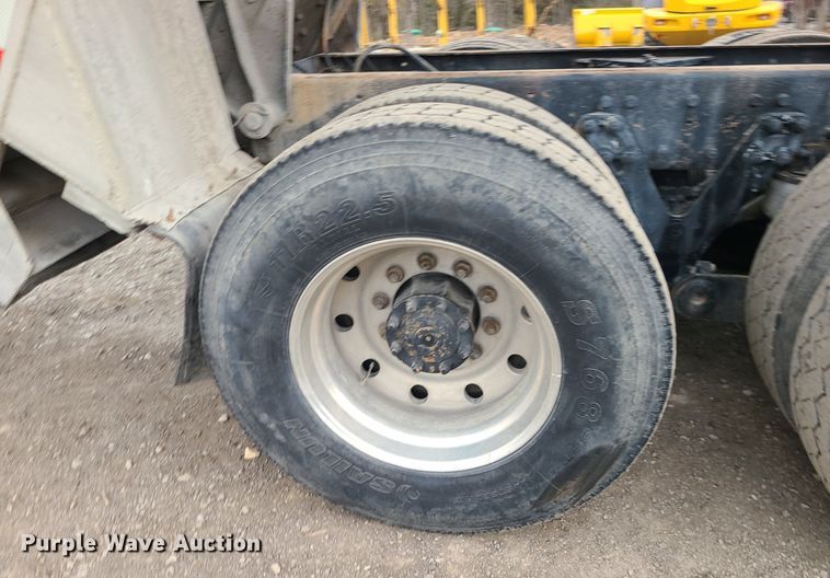 image for item DR7867 1998 Kenworth T800 dump truck