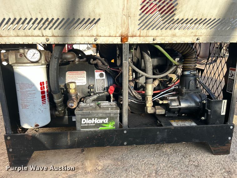 image for item DS0818 Boss Bullet air compressor