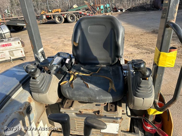 image for item DS0820 2012 Case CX36B mini excavator