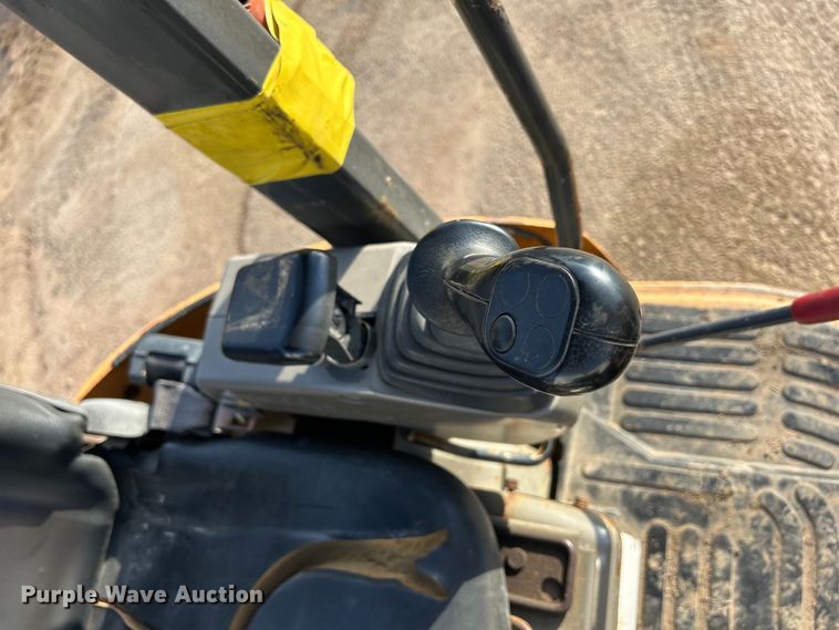 image for item DS0820 2012 Case CX36B mini excavator