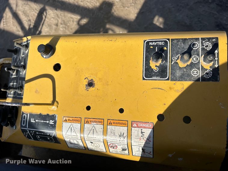 image for item DS0822 1999 Vermeer  D40X40 directional boring unit