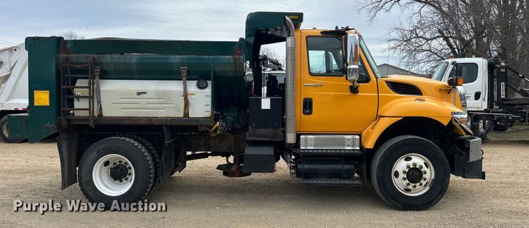 image for item DS0826 2014 International 7400 dump truck