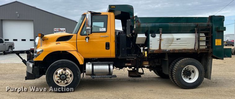 image for item DS0826 2014 International 7400 dump truck