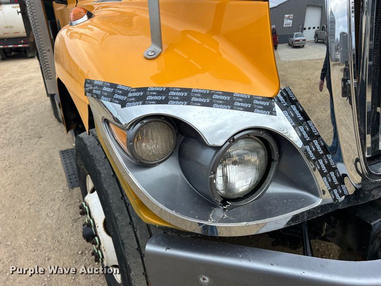 image for item DS0826 2014 International 7400 dump truck