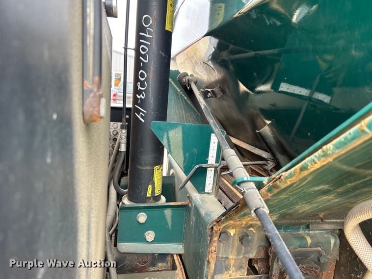 image for item DS0826 2014 International 7400 dump truck