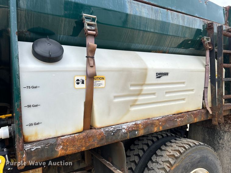 image for item DS0826 2014 International 7400 dump truck