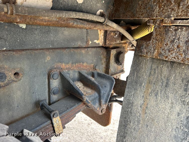 image for item DS0826 2014 International 7400 dump truck