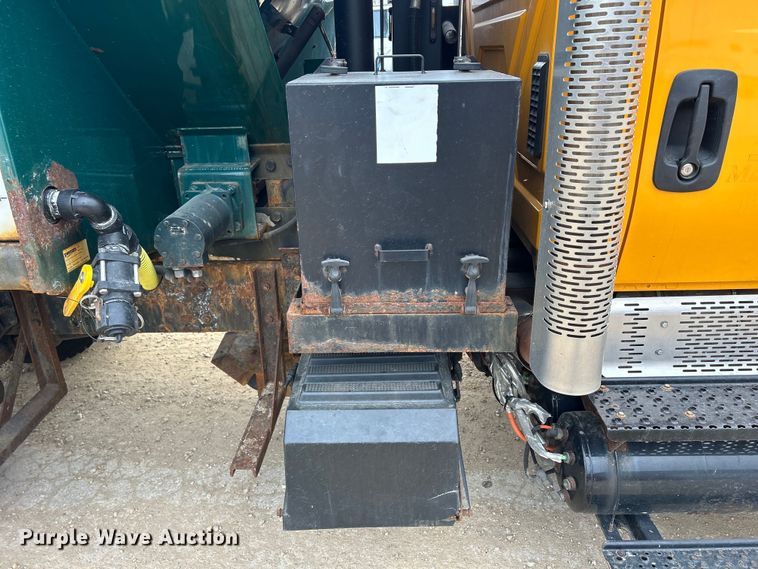 image for item DS0826 2014 International 7400 dump truck