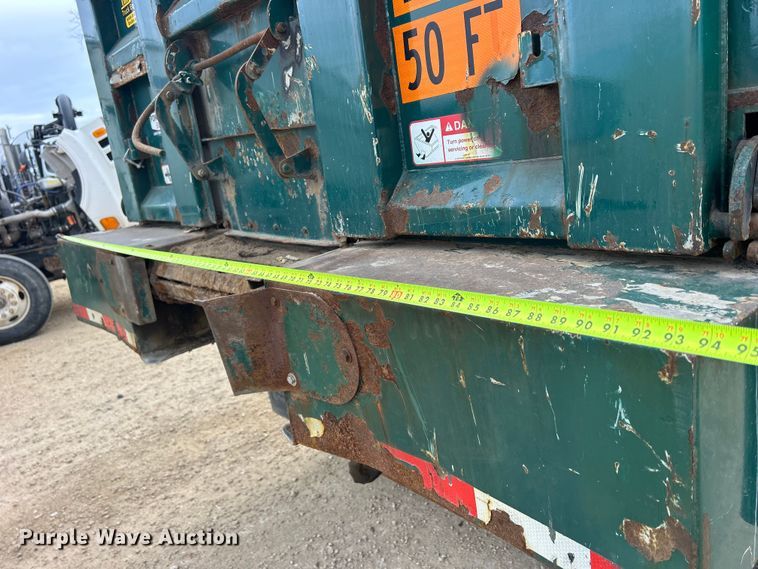 image for item DS0826 2014 International 7400 dump truck