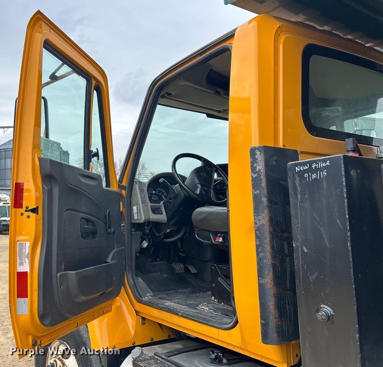 image for item DS0826 2014 International 7400 dump truck