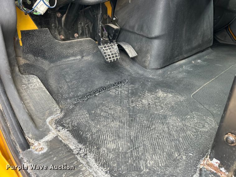 image for item DS0826 2014 International 7400 dump truck