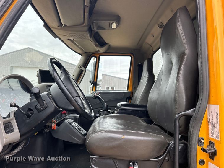 image for item DS0826 2014 International 7400 dump truck