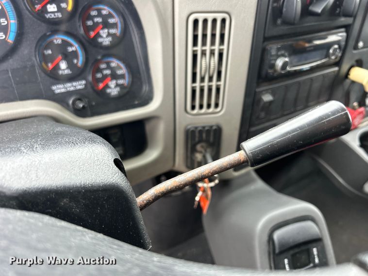 image for item DS0826 2014 International 7400 dump truck