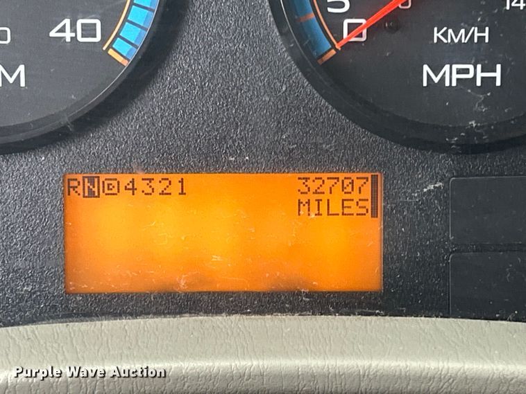 image for item DS0826 2014 International 7400 dump truck