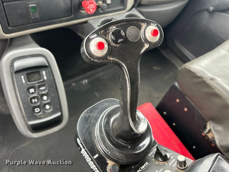 image for item DS0826 2014 International 7400 dump truck