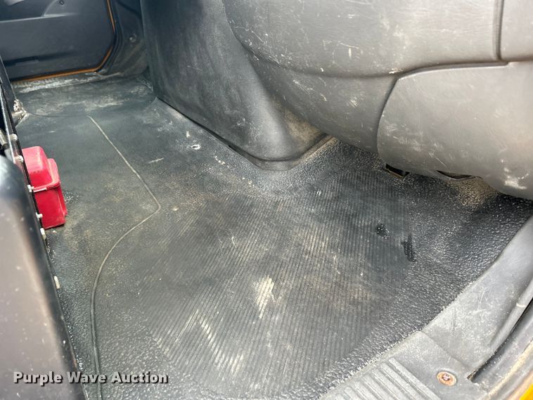 image for item DS0826 2014 International 7400 dump truck