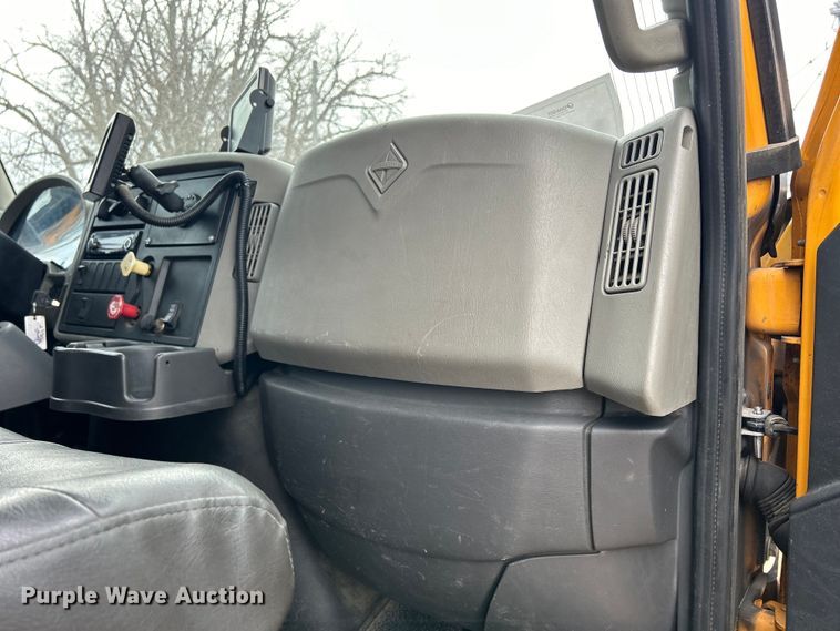 image for item DS0826 2014 International 7400 dump truck