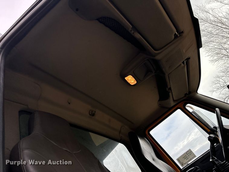 image for item DS0826 2014 International 7400 dump truck